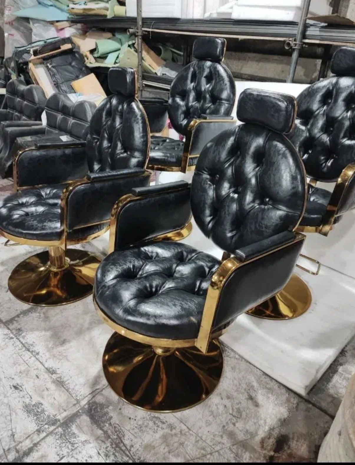 صندلی پدالی آوا، صندلی آرایشگاهی مردانه